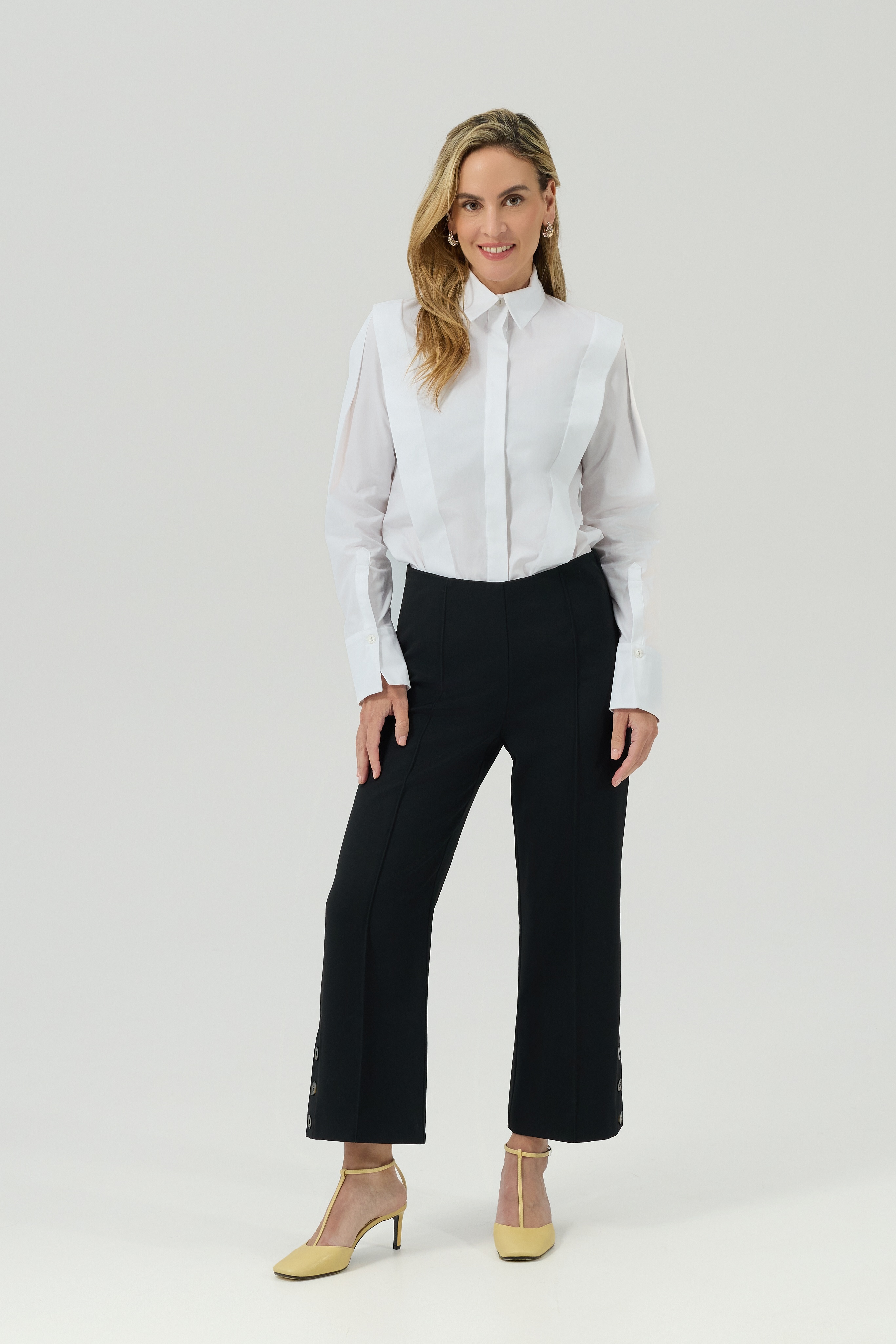Pantaloni negri evazați TRIM