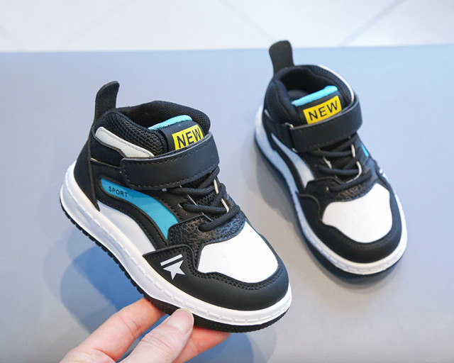 Adidasi albi cu negru si insertii turqoise - New fashion