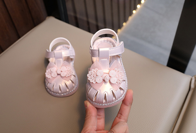 Sandale roz sidefat pentru fetite - Organza