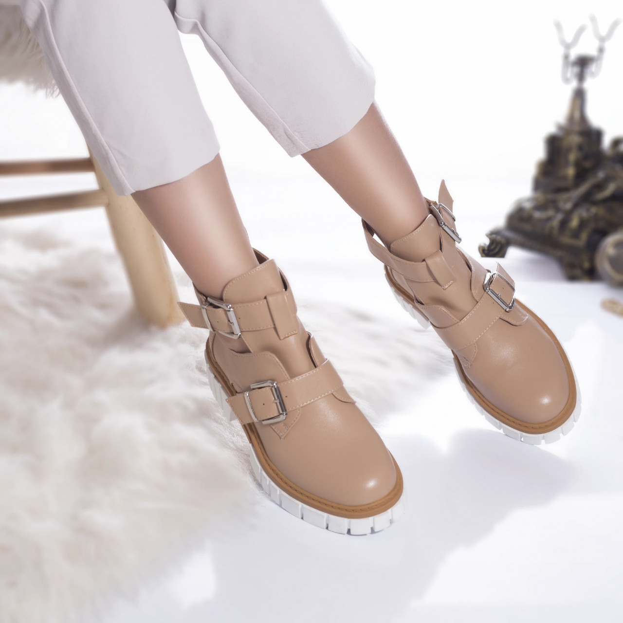 Ghete casual pilara piele ecologica nude