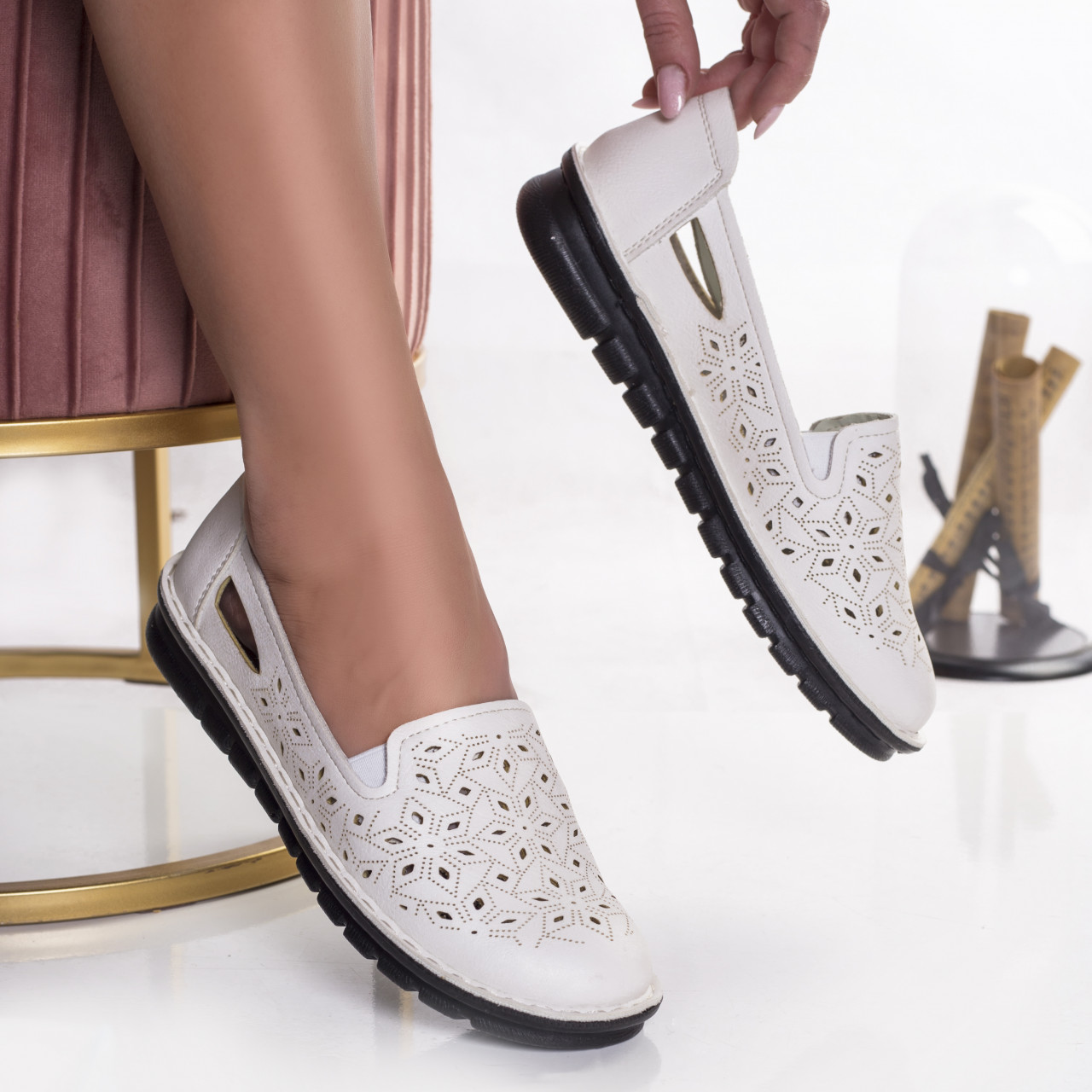 Pantofi dama casual albi piele ecologica moilo