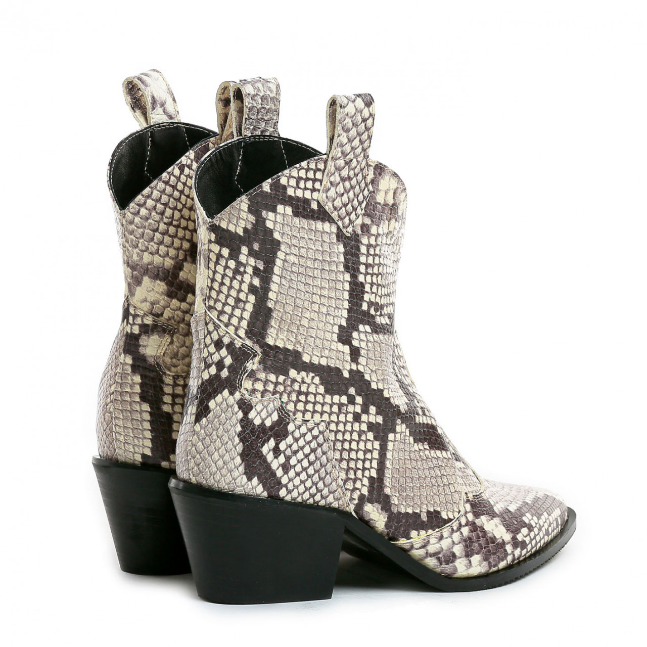 Poze Ciocate Bosnia Sarpe Maro