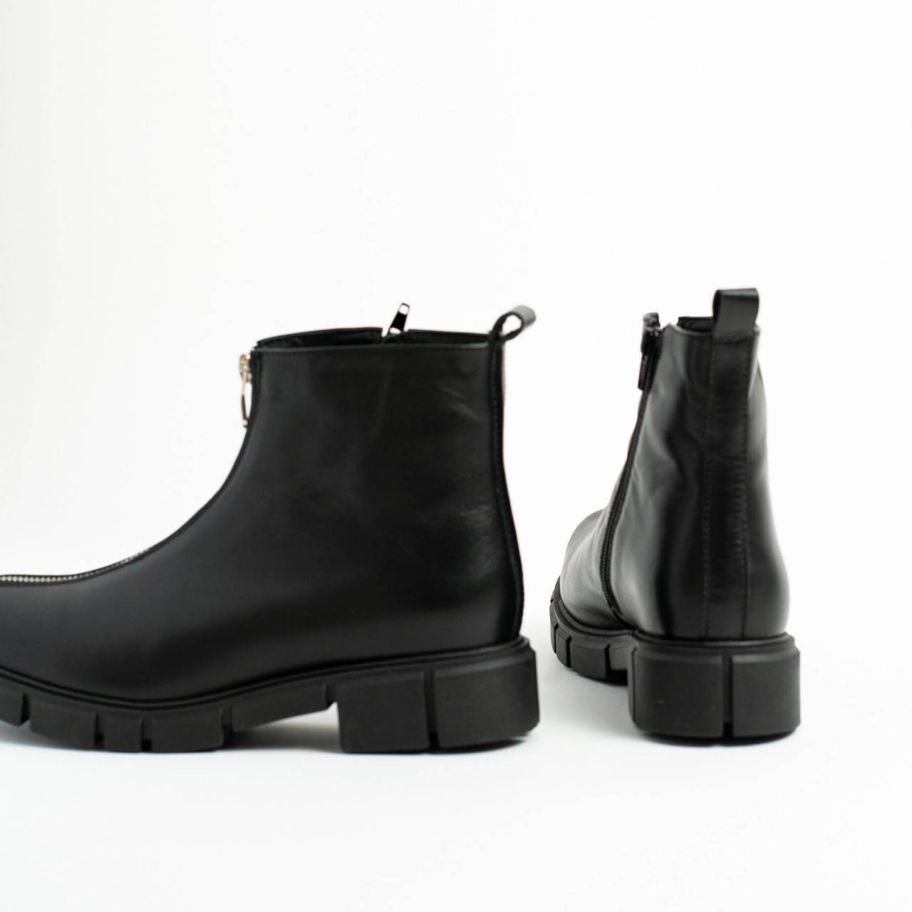 Poze Ghete Roda Piele Neteda Neagra