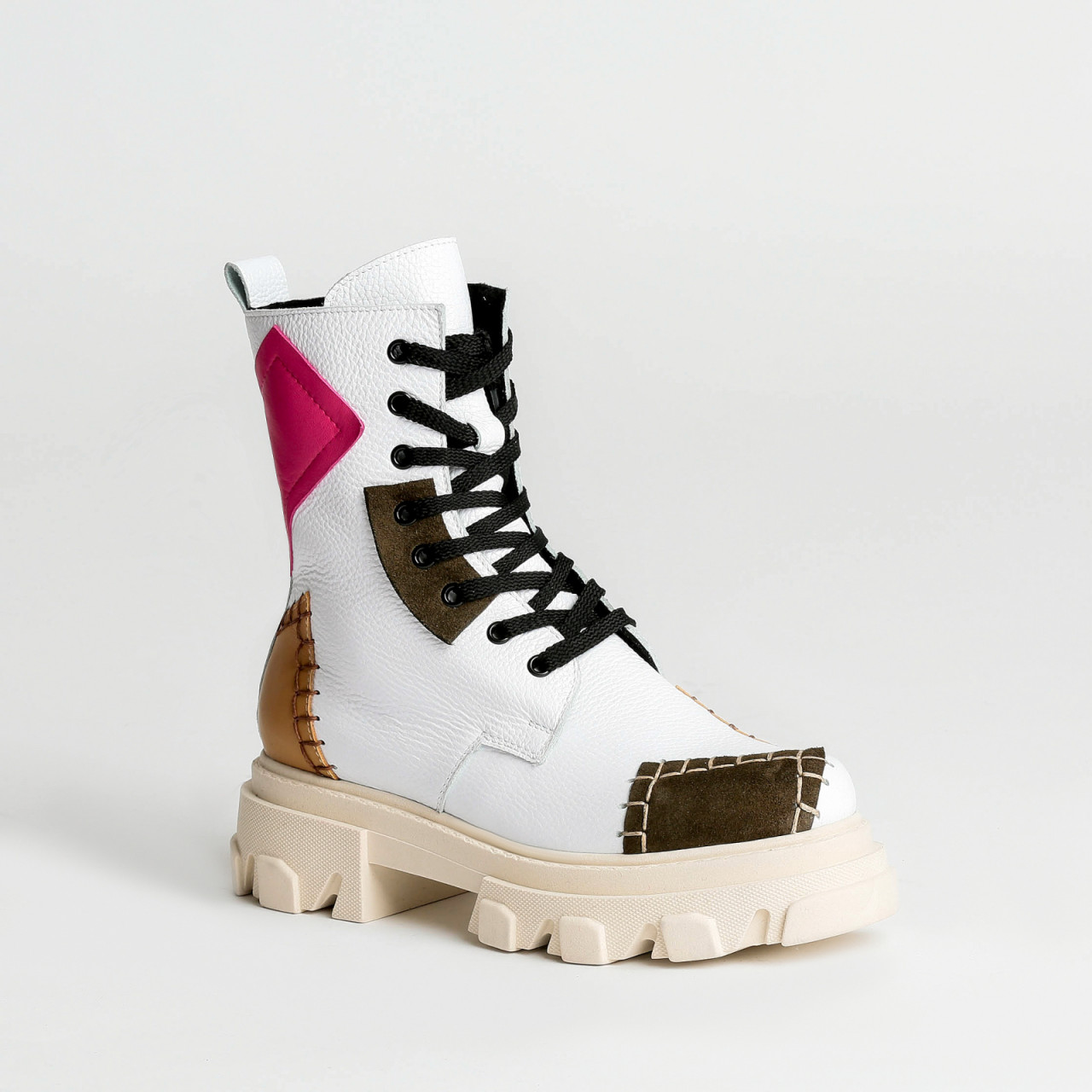 Poze Bocanci Oslo Piele Alba cu Petice