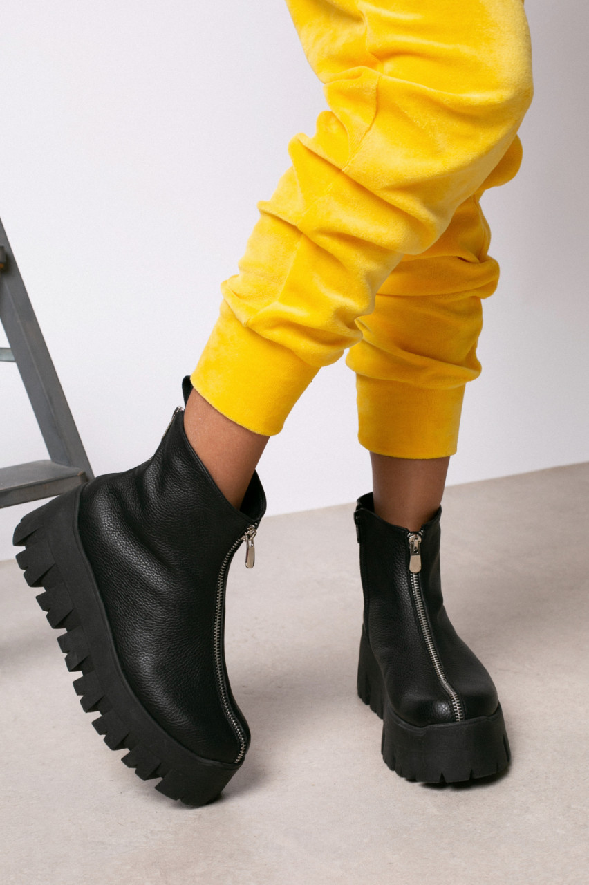 Poze Ghete Mannia Piele Bizonata