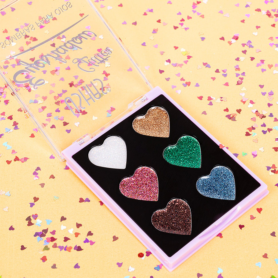 Trusa Glitter Ushas 6 culori – Heart Vibes #01 pensulemachiaj.ro imagine noua 2022