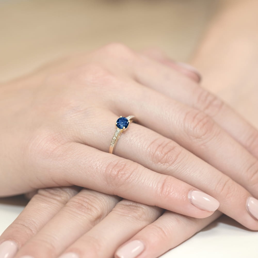 Inel Aur 14K cu Safir 0.50 ct si Diamante Naturale 0.05 ct (Varianta: Alb)