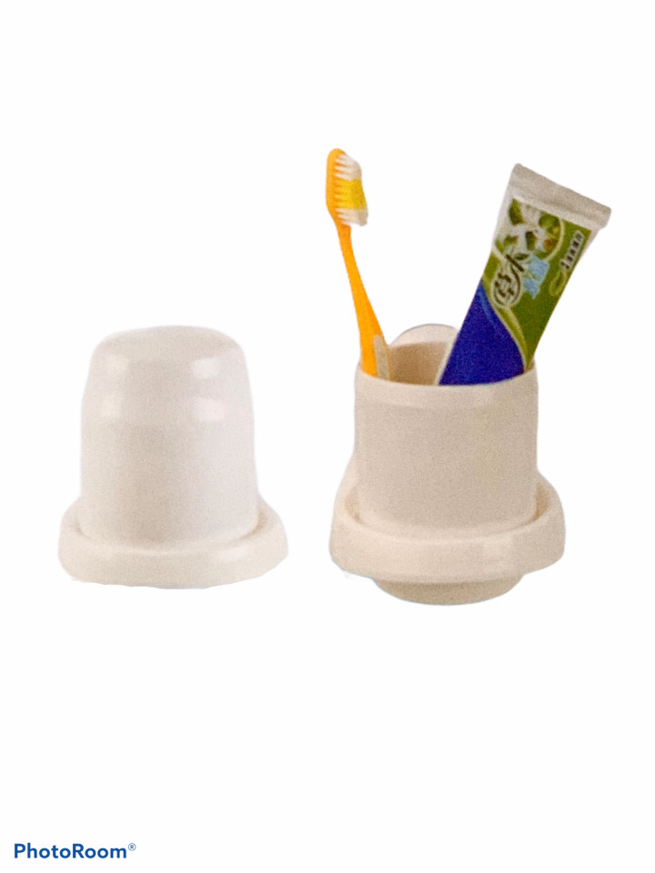 Pahar cu suport pentru periute si paste de dinti cu prindere pe perete