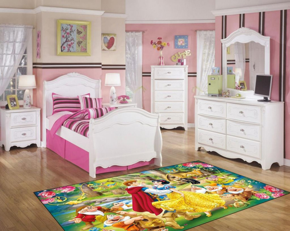 Covor camera copii, model multicolor pitici