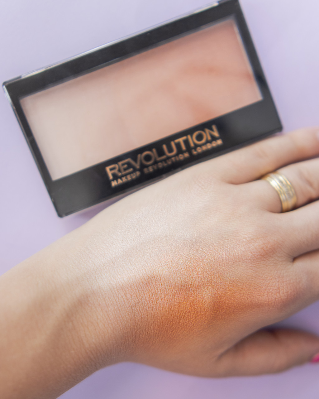 MAKEUP REVOLUTION GRADIENT HIGHLIGHTER SUNLIGHT MOOD LIGHTS - 3 | YEO