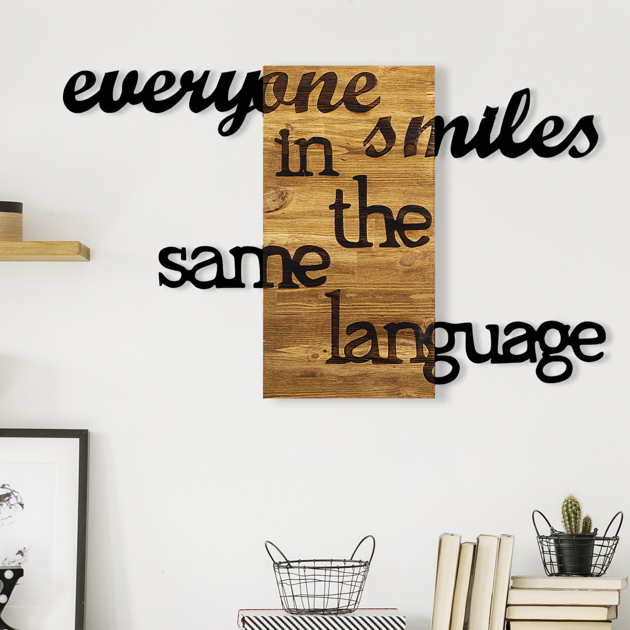 Poze Accesoriu decorativ de perete din lemn Everyone Smiles in The Same Language