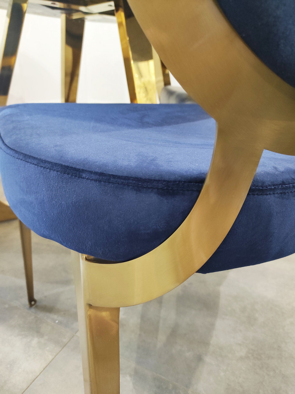Poze Scaun tapitat Cassari bleumarin/gold – H89 cm
