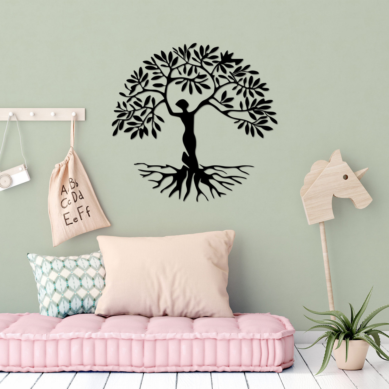 Poze Accesoriu decorativ de perete metalic Woman Tree