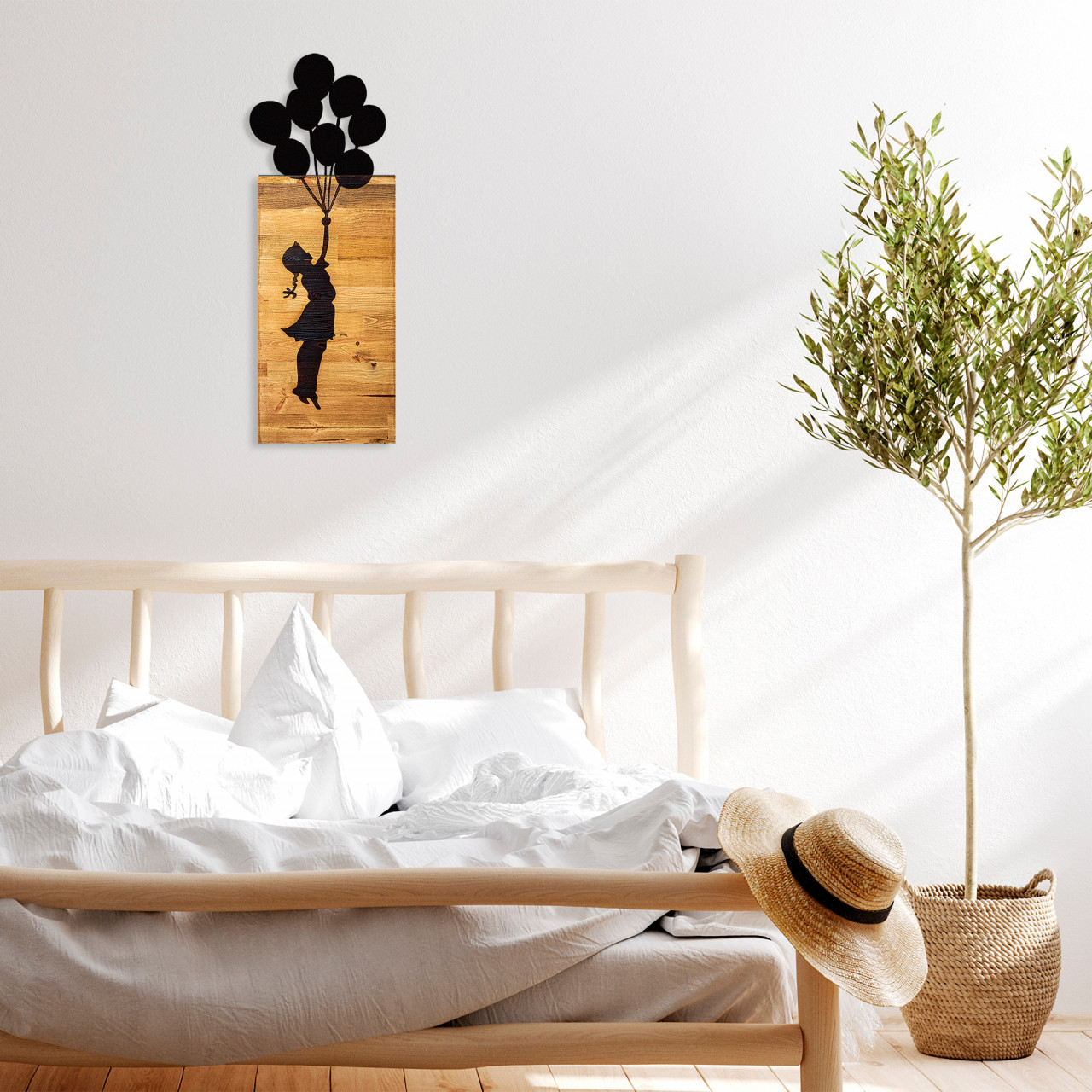 Poze Accesoriu decorativ de perete din lemn Chıld And Balloons