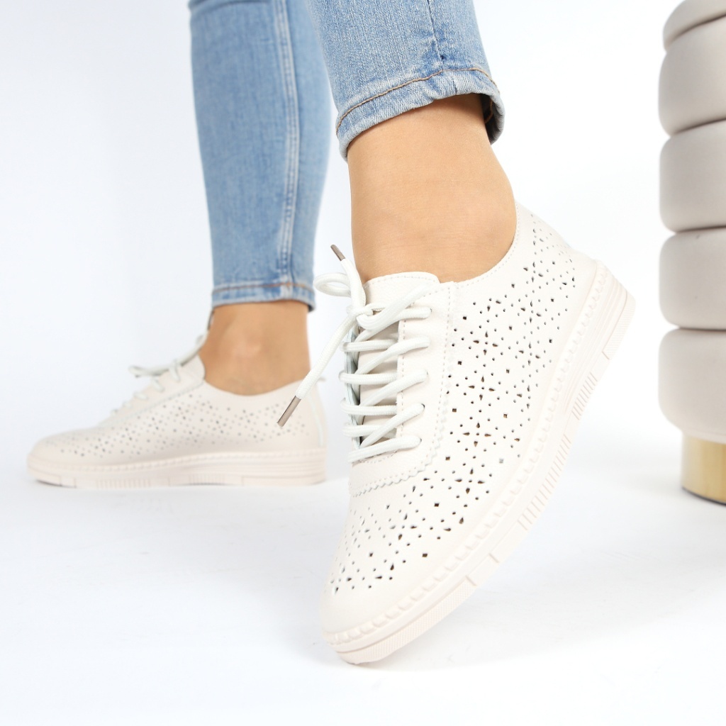 Pantofi bej perforati Turina