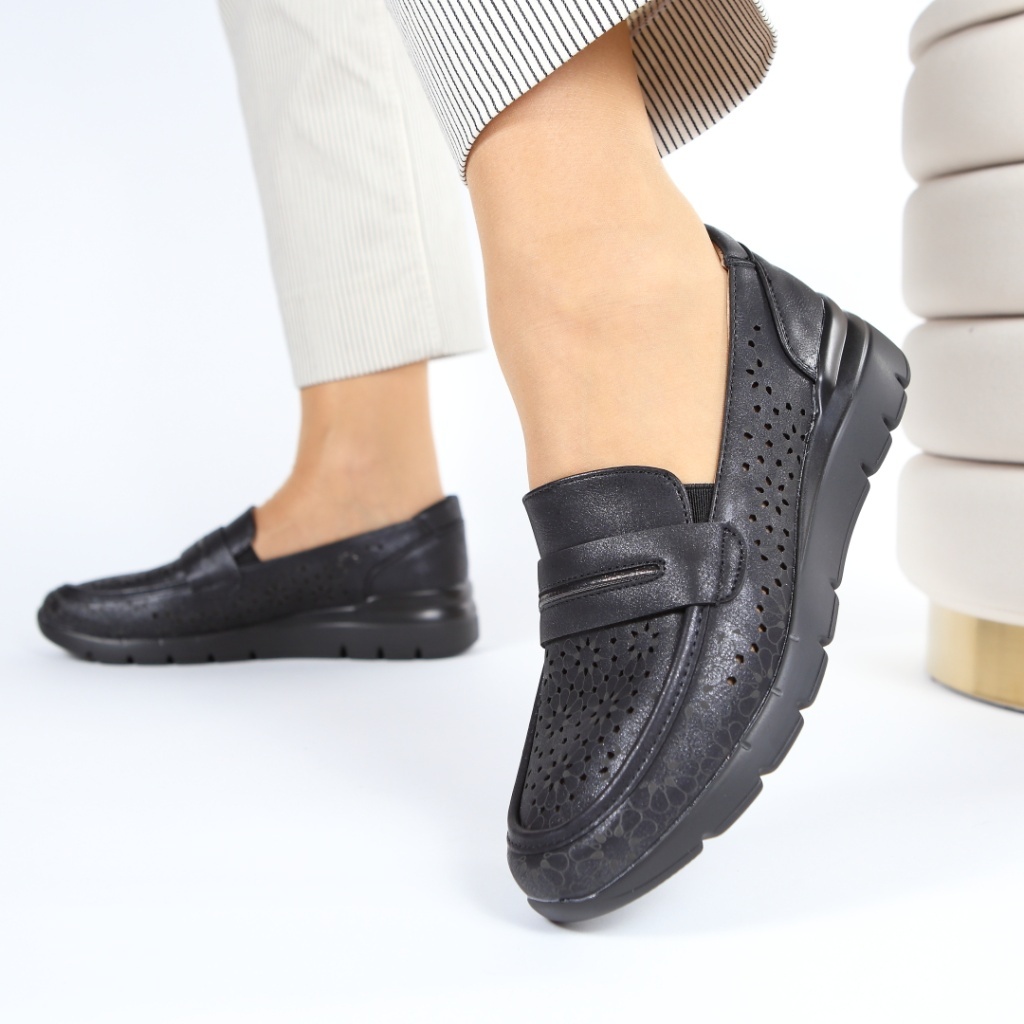 Pantofi negri perforati comozi Marda