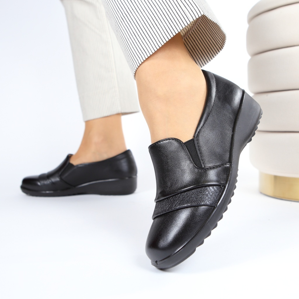 Pantofi negri usori si comozi Jalda