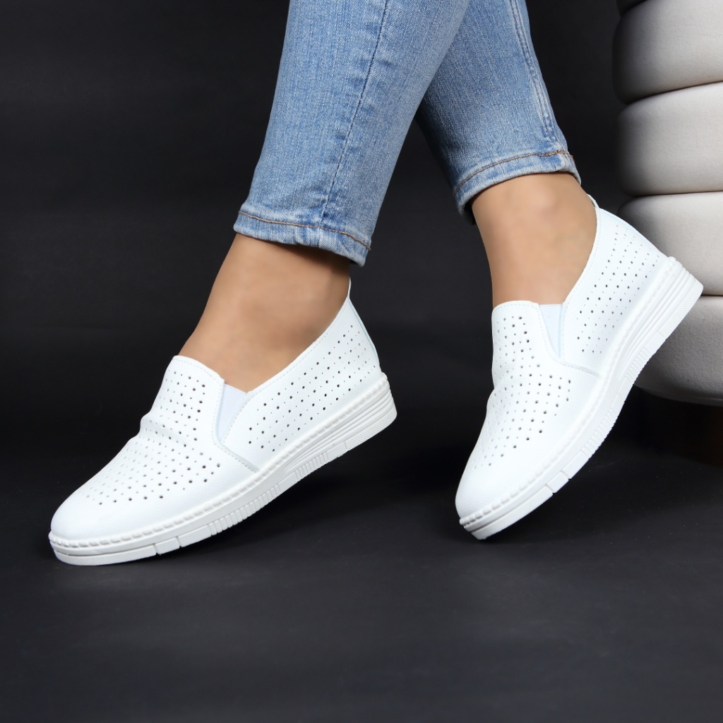 Pantofi albi perforati Narda