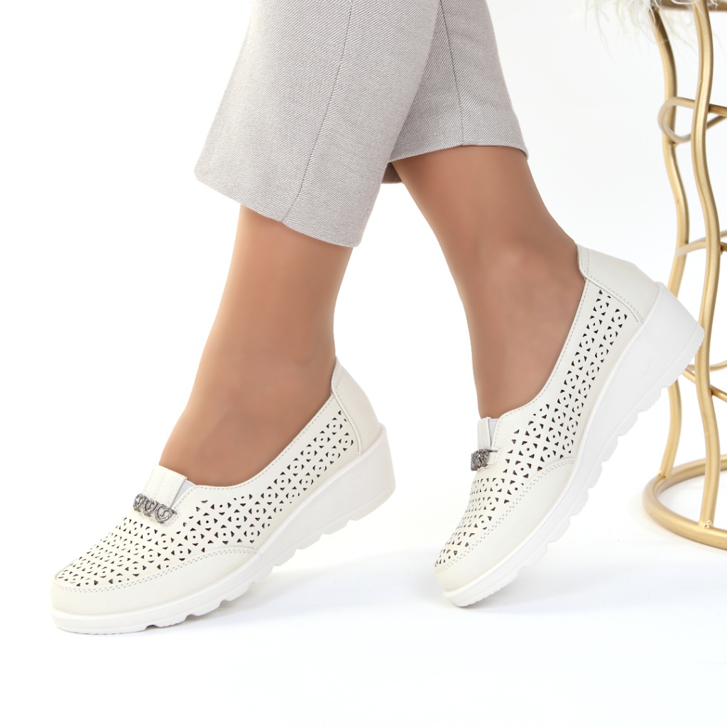 Pantofi bej usori Fayara