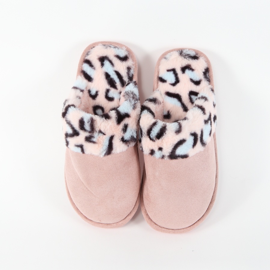Papuci roz de casa Avari