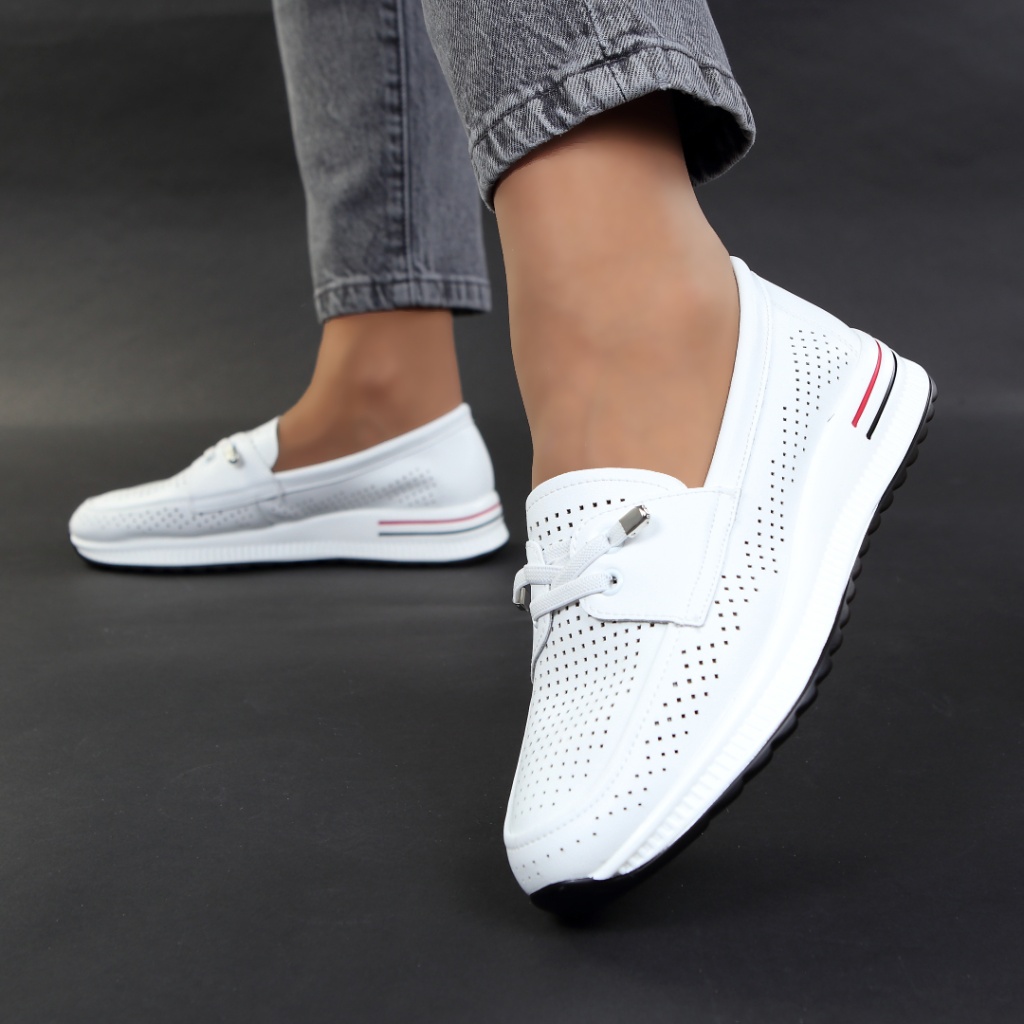 Pantofi albi perforati Fia