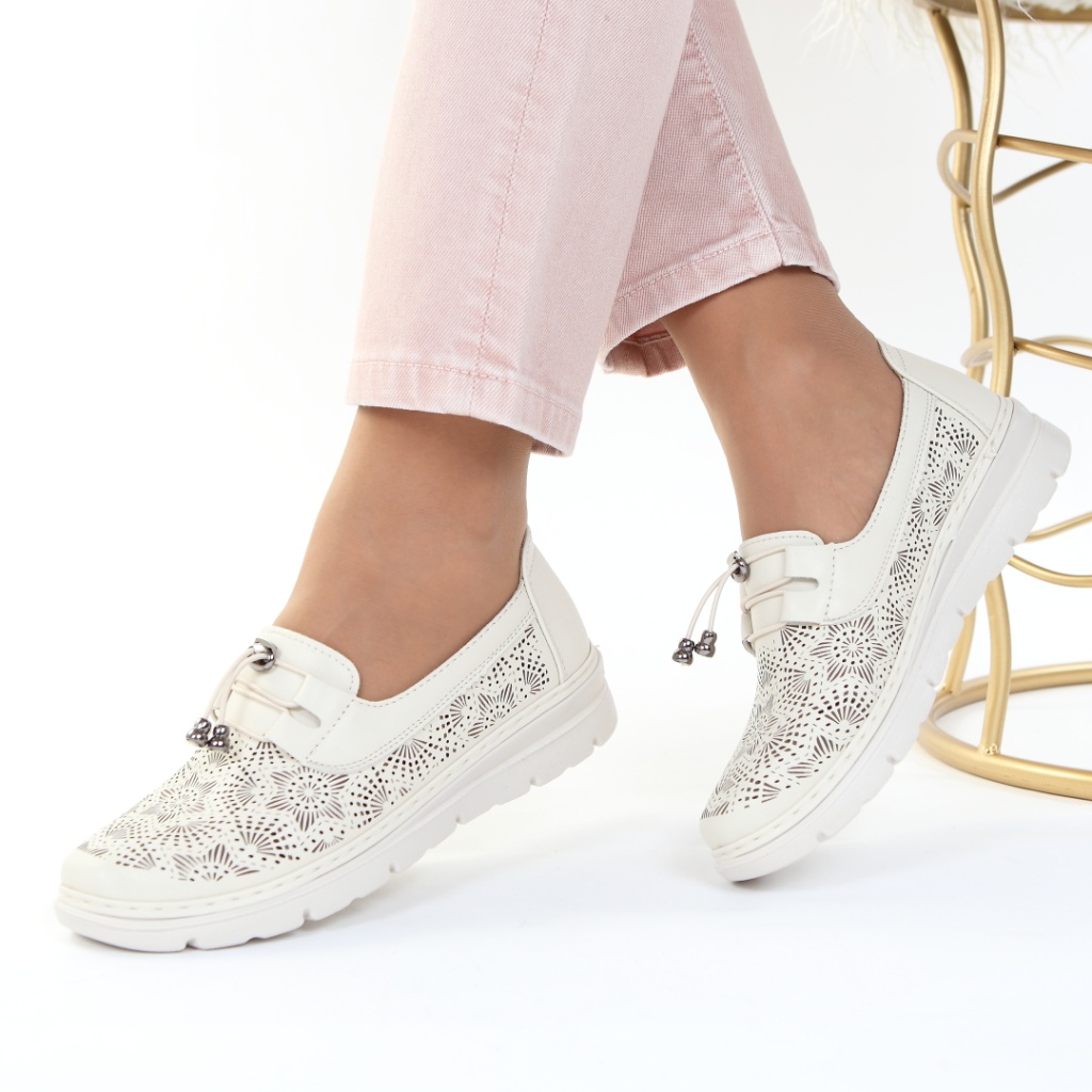 Pantofi bej perforati Talisa