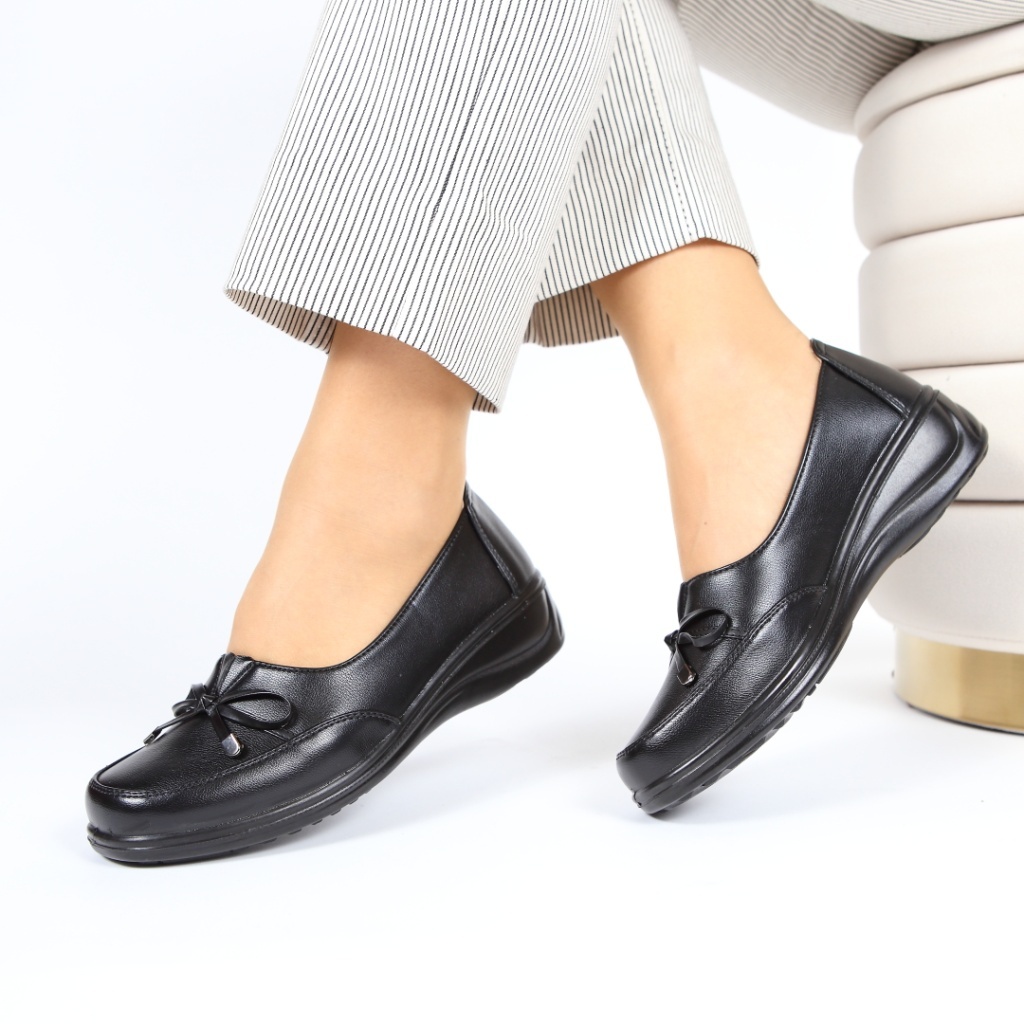 Pantofi negri usori si comozi Berda