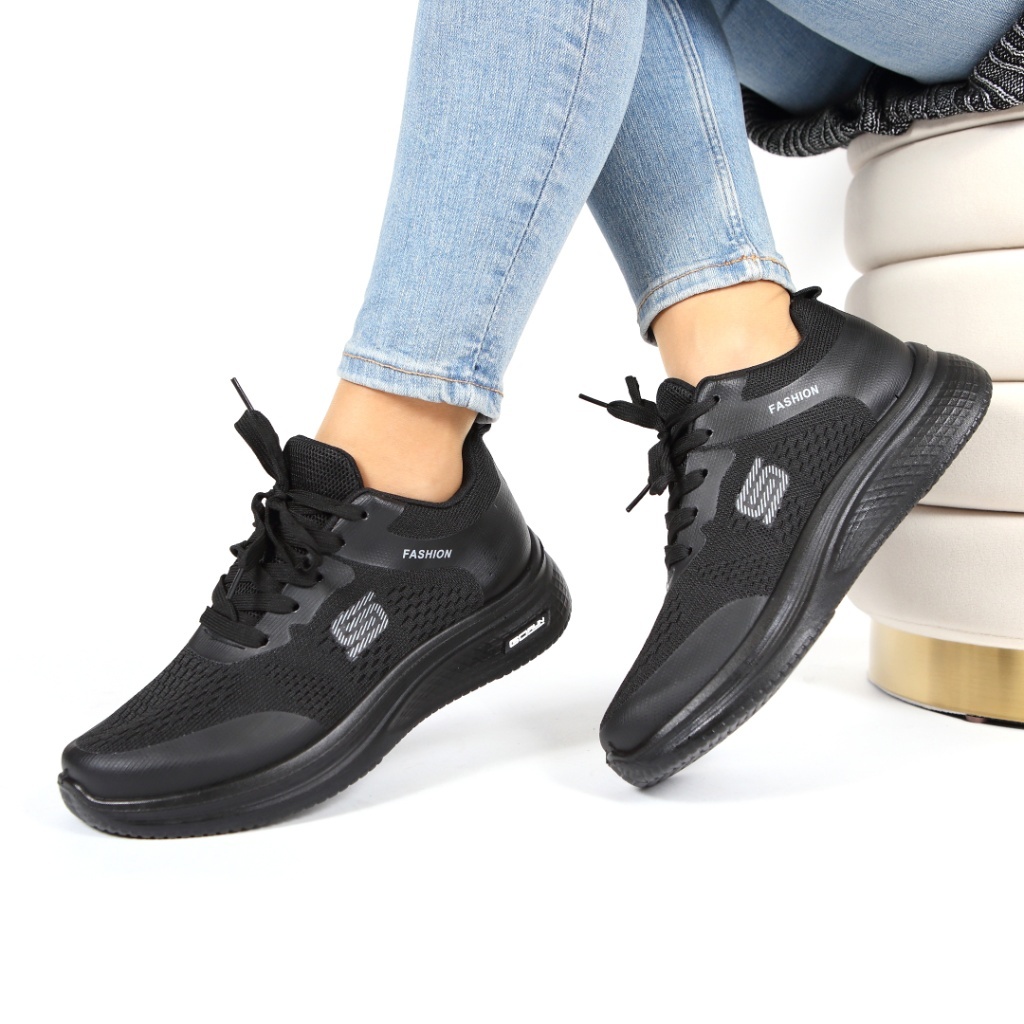 Adidasi negri Sarema