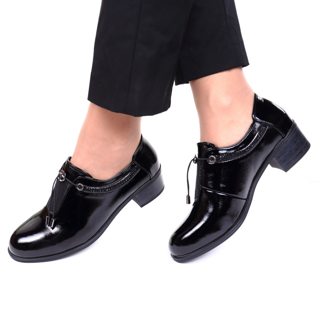 Pantofi piele ecologica lacuita negri daxya