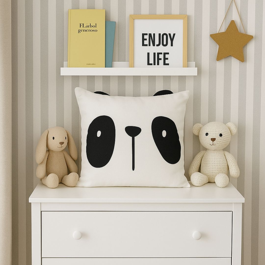 Pernă decorativă, model animăluț panda, 40x40 cm