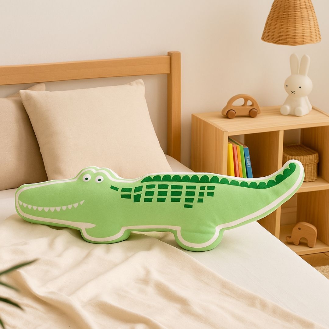 Pernă pufoasă, în formă de crocodil, pentru copii, 50x9 cm
