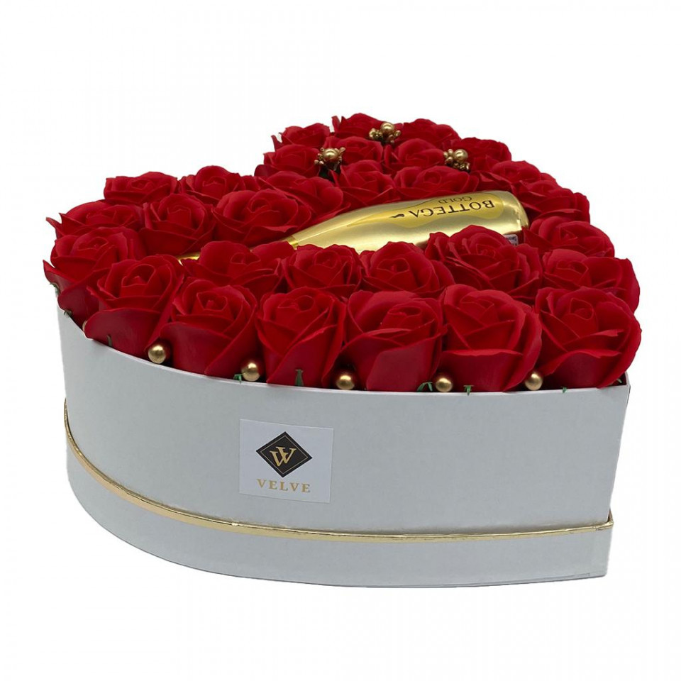 Aranjament floral Gold Rose, cutie inima cu trandafiri de sapun si Prosecco Bottega Rose Gold, rosu (TIP PRODUS: Aranjament floral)