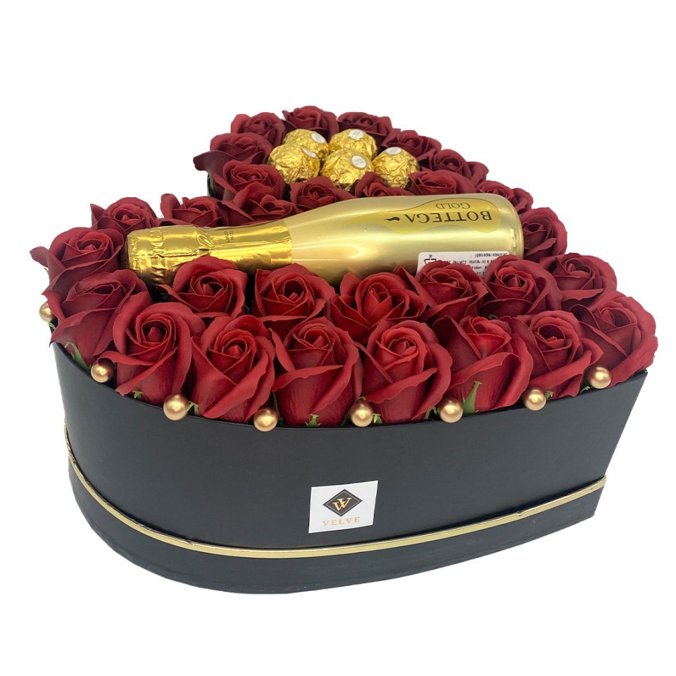 Aranjament floral Opulence, cutie inima cu trandafiri de sapun rosu inchis si Prosecco Bottega Gold si praline Ferrero Rocher (TIP PRODUS: Aranjament floral)