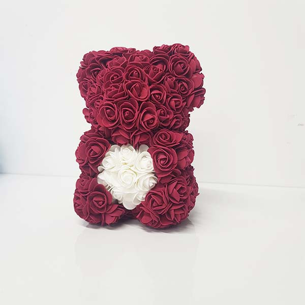 Ursulet floral 25 cm decorat manual cu trandafiri spuma, cu inima in cutie (CULOARE: Bordo)