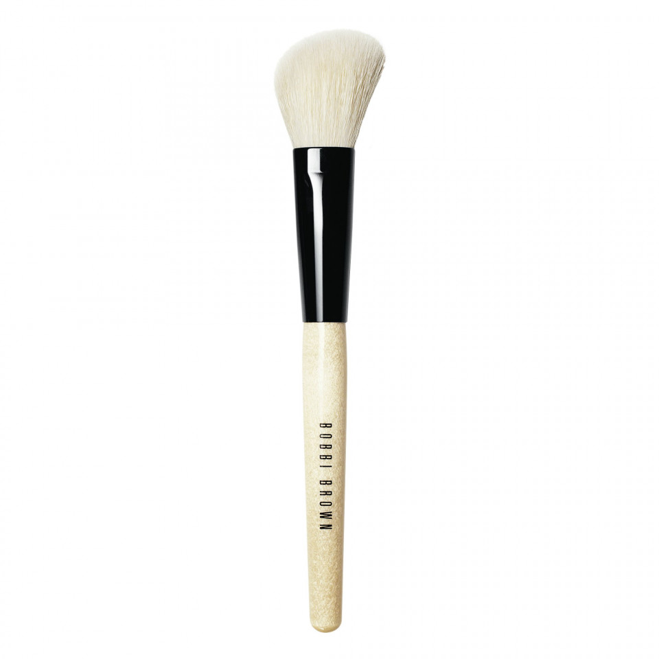 Perie curbata pentru pudra si bronz Bobbi Brown Angled Face Brush (Concentratie: Pensula)