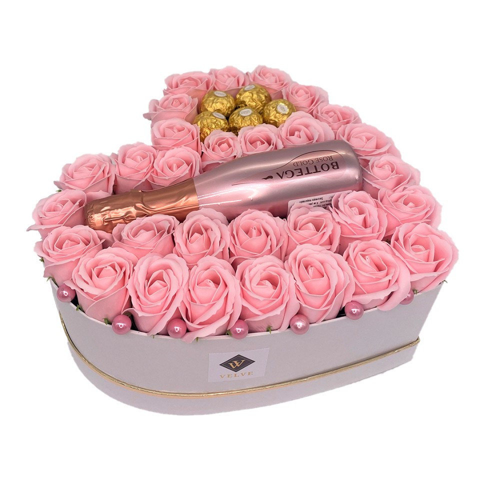 Aranjament floral Opulence, cutie inima cu trandafiri de sapun roz si Prosecco Bottega Gold si praline Ferrero Rocher (TIP PRODUS: Aranjament floral)