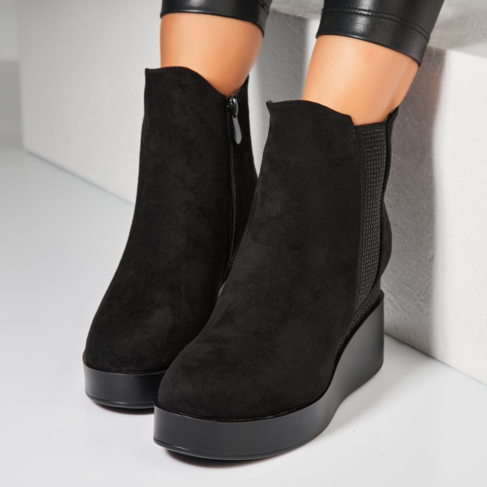 Poze Ghete Dama Imblanite Negre din Piele Ecologica Intoarsa Emiah