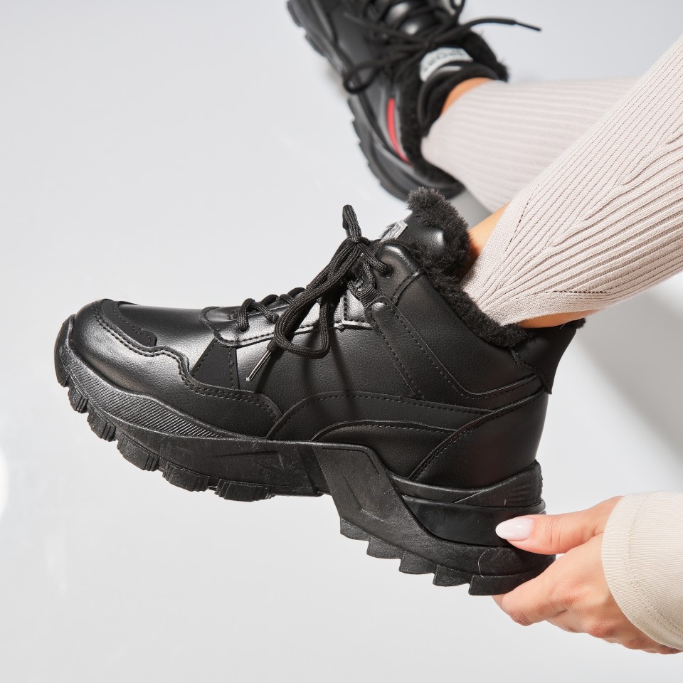 Poze Ghete Dama Imblanite Negre din Piele Ecologica Lyra