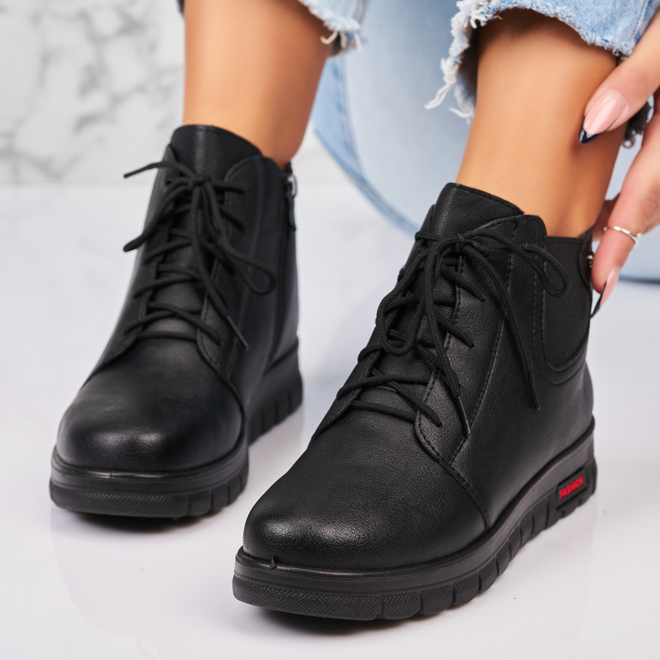 Poze Ghete Dama Imblanite Negre din Piele Ecologica Rasha