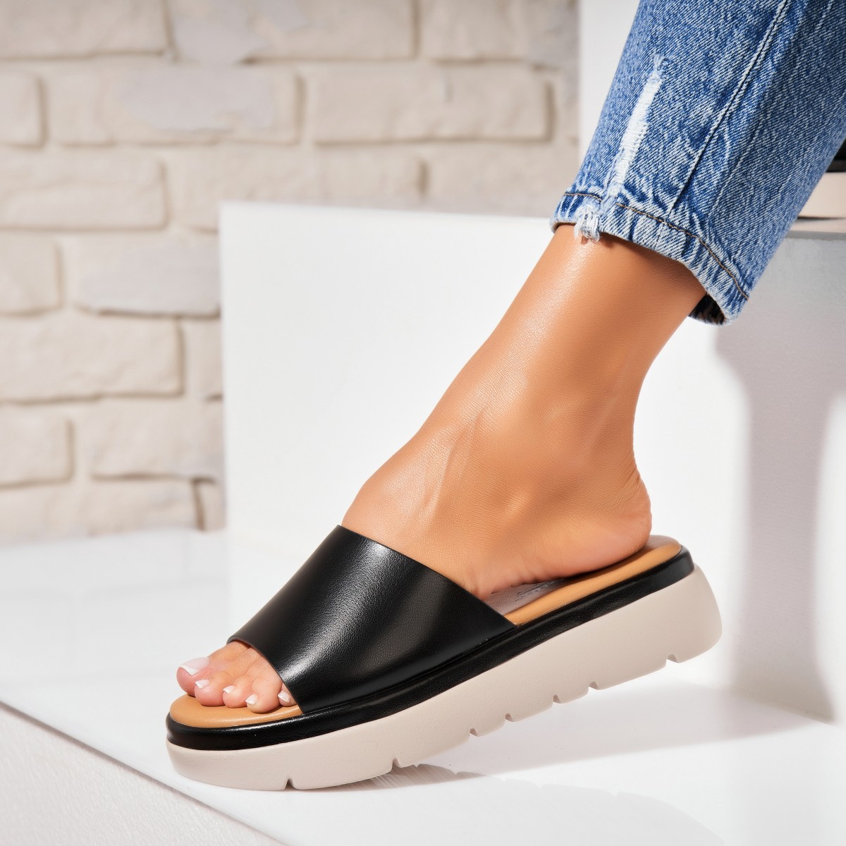 Poze Papuci/Slapi Negri din Piele Ecologica Nissy