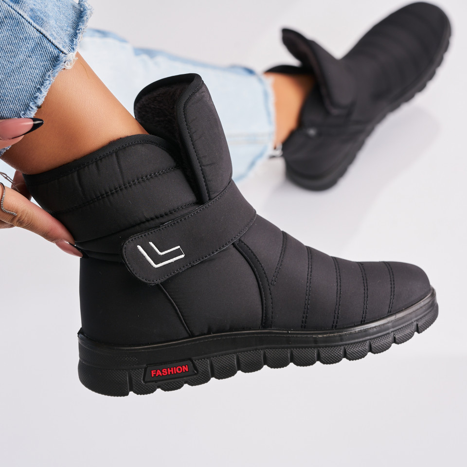 Poze Cizme Dama Imblanite Negre din Fas Perrize