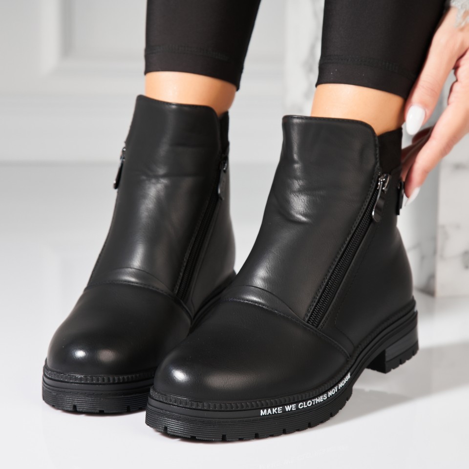 Poze Ghete Dama Imblanite Negre din Piele Ecologica Colette