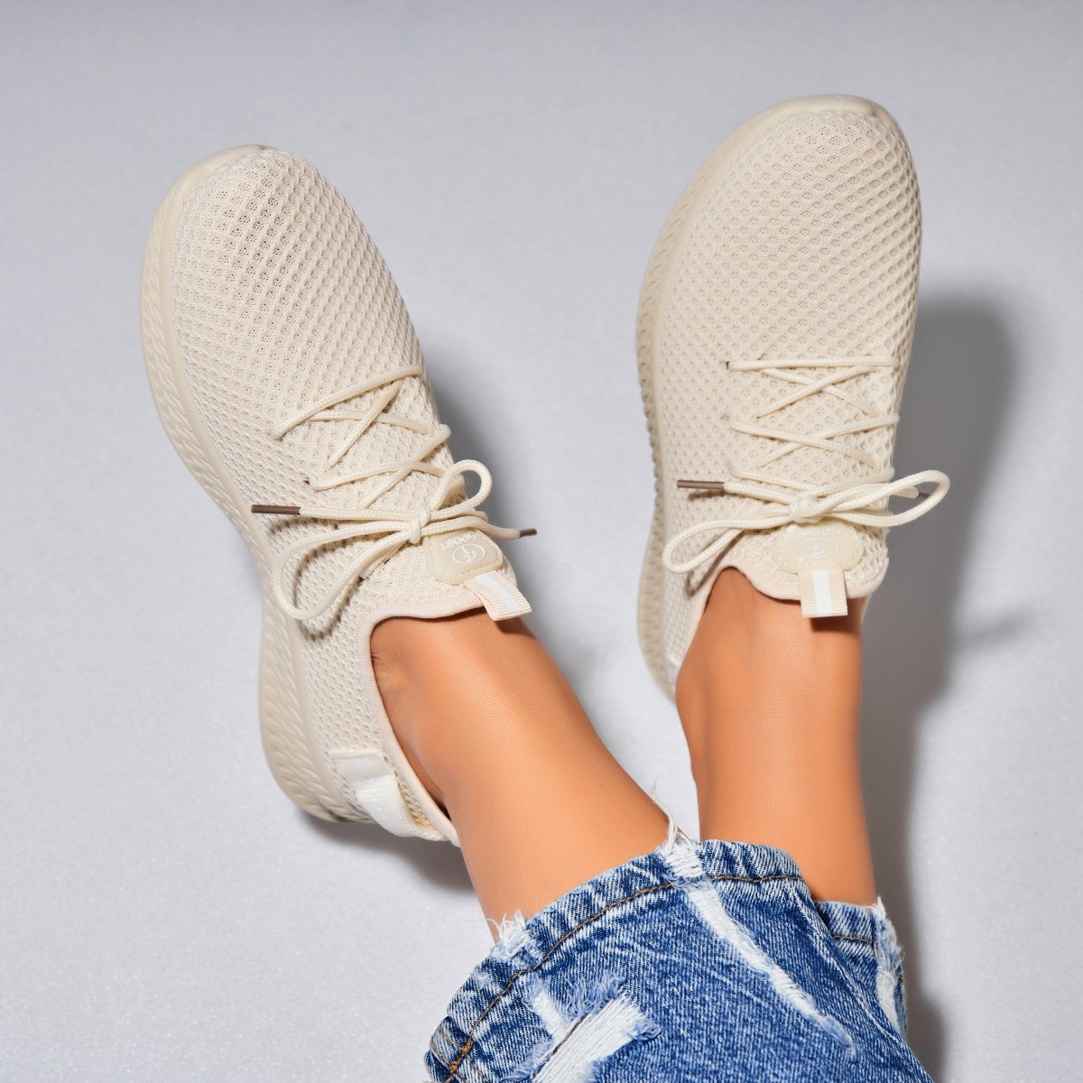 Poze Adidași damă Textil Bej Akua