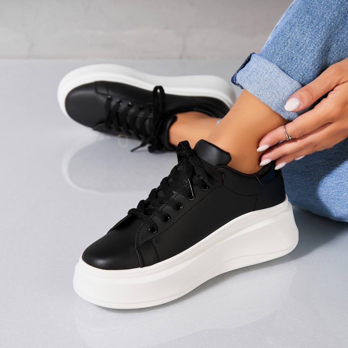 Poze Adidași damă Piele Ecologica Negru Lynsey