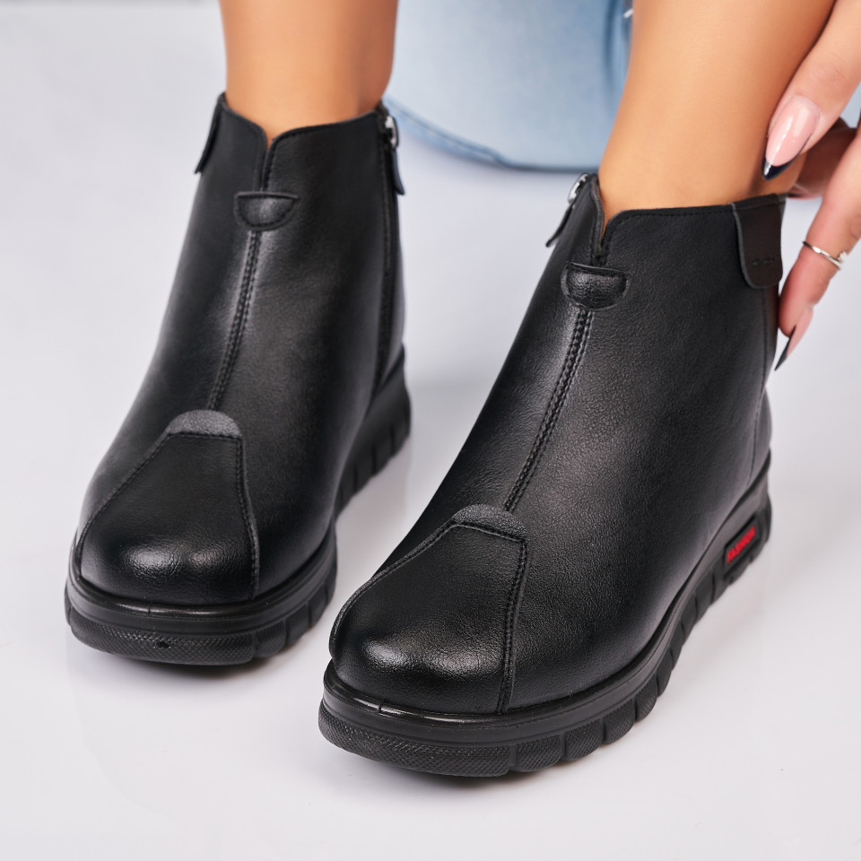 Poze Ghete Dama Imblanite Negre din Piele Ecologica Cersei