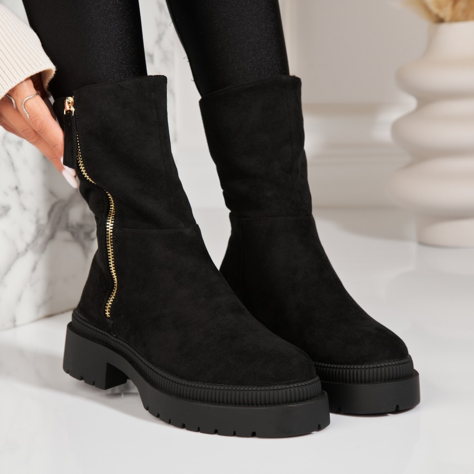 Poze Ghete Dama Imblanite Negre din Piele Ecologica Intoarsa Kysia