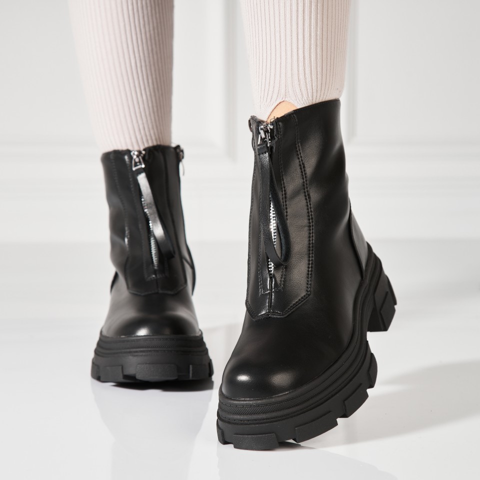 Poze Ghete Dama Imblanite Negre din Piele Ecologica Jesse