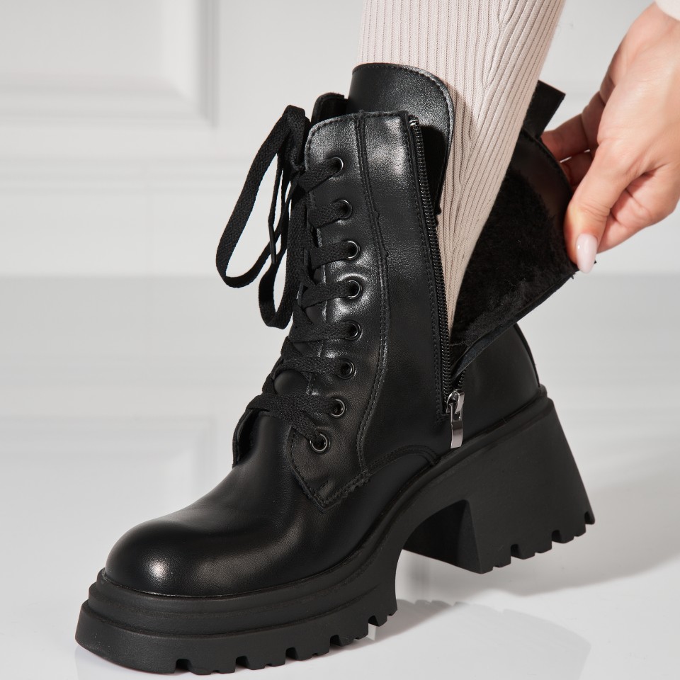 Poze Ghete Dama Imblanite Negre din Piele Ecologica Sury