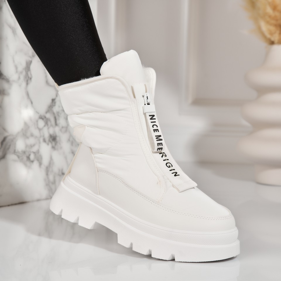 Poze Cizme Dama Imblanite Albe din Fas Ifoxla