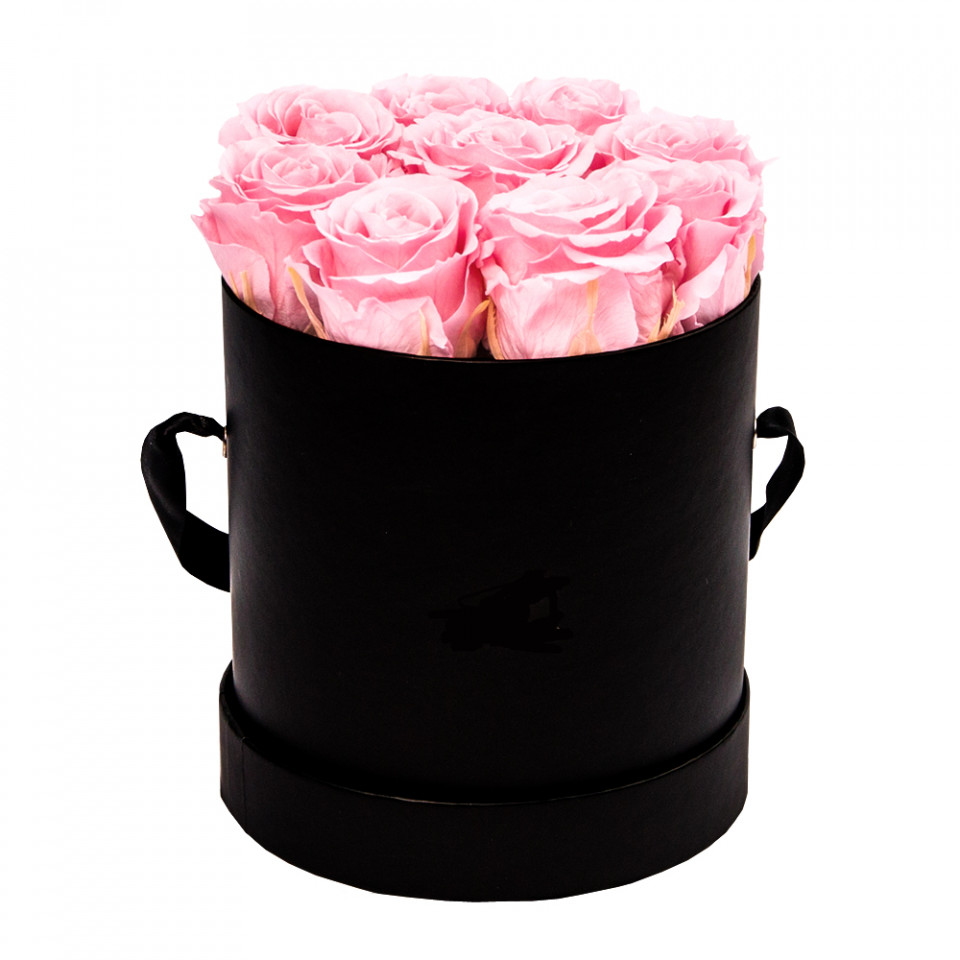 Aranjament floral cu 9 trandafiri de sapun, in cutie neagra rotunda